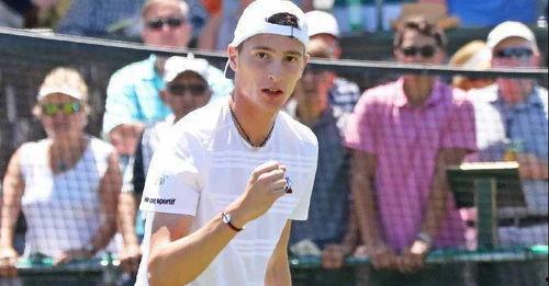 伊丽莎白安网球视频