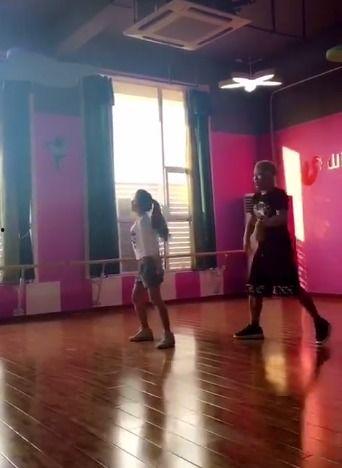 蹲舞蹈视频,轻松学会蹲舞魅力